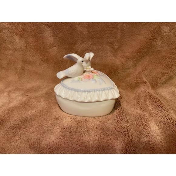 Vintage Love Birds Heart Shaped Trinket Box w/ HTF Glossy Finish - Picture 2 of 8
